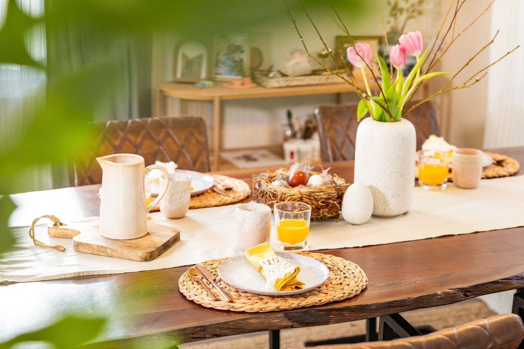 Die perfekte Ostertisch Dekoration mit den HMF Tischsets aus Wasserhyazinthe