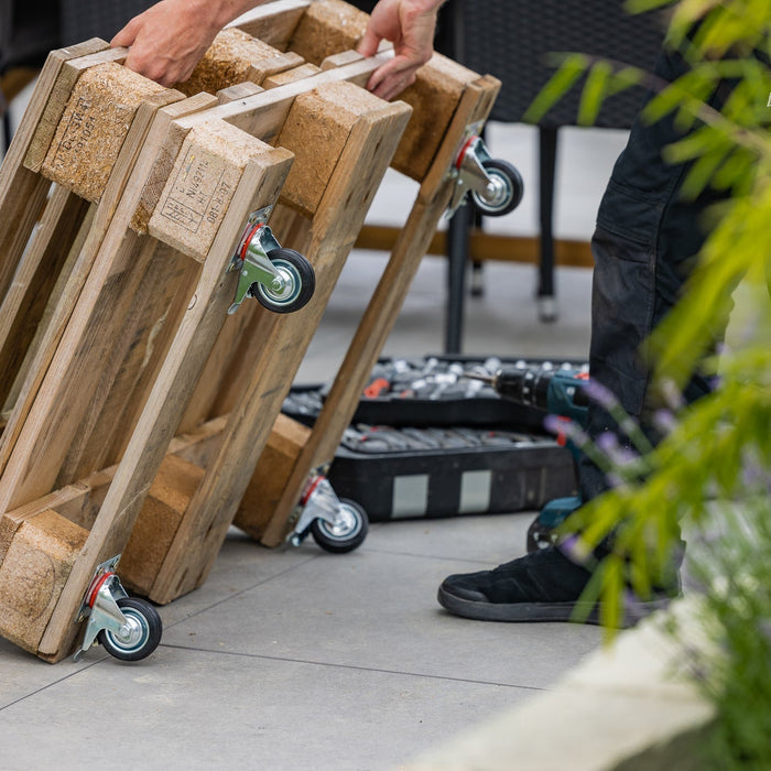 Palettenmöbel mit HMF Schwerlastrollen bauen: Flexibel und mobil für Haus & Terrasse