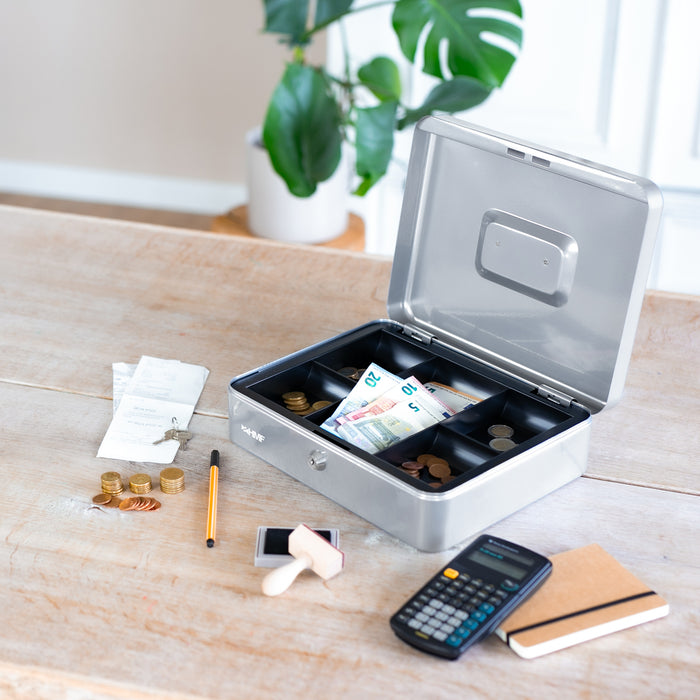 Geldkassette mit Münzeinsatz von HMF mit 30 cm Breite in Silber