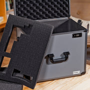 Alu Fotokoffer oder Waffenkoffer mit Rasterschaumstoff von HMF mit den Maßen 46 x 15 x 33 cm