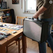 HMF Sammelkarten Aufbewahrungsbox mit 4 Fächern und 20 Trennwänden für Toploader in groß in Schwarz