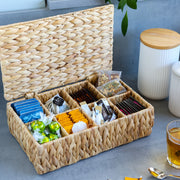 Eckige Teebox von HMF mit 8 Fächern, geflochten aus Wasserhyazinthe, in der Größe 33 x 21 x 10 cm