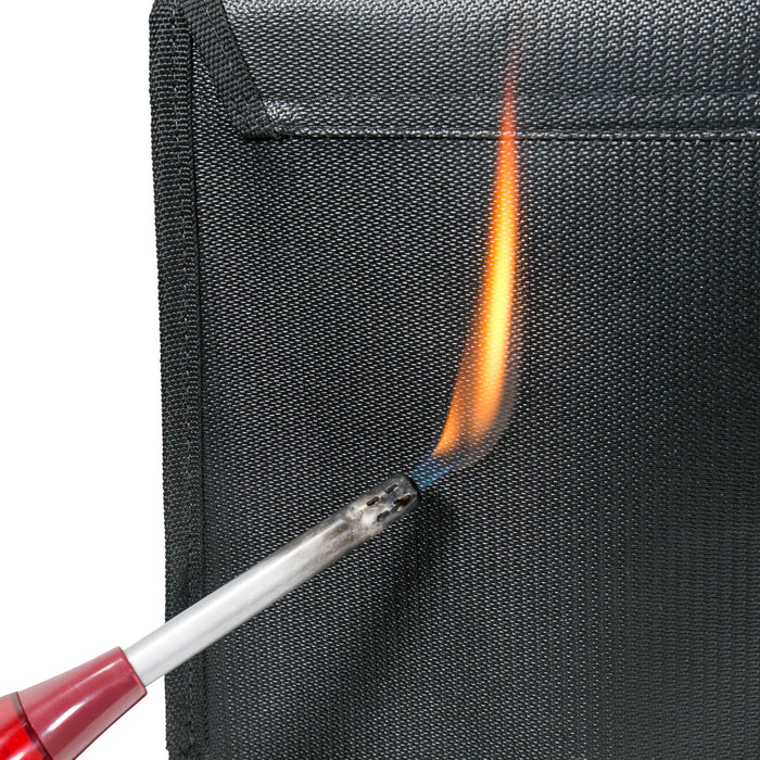 Feuerfeste Dokumententasche für DIN A5 von HMF mit den Maßen 23 x 18 cm