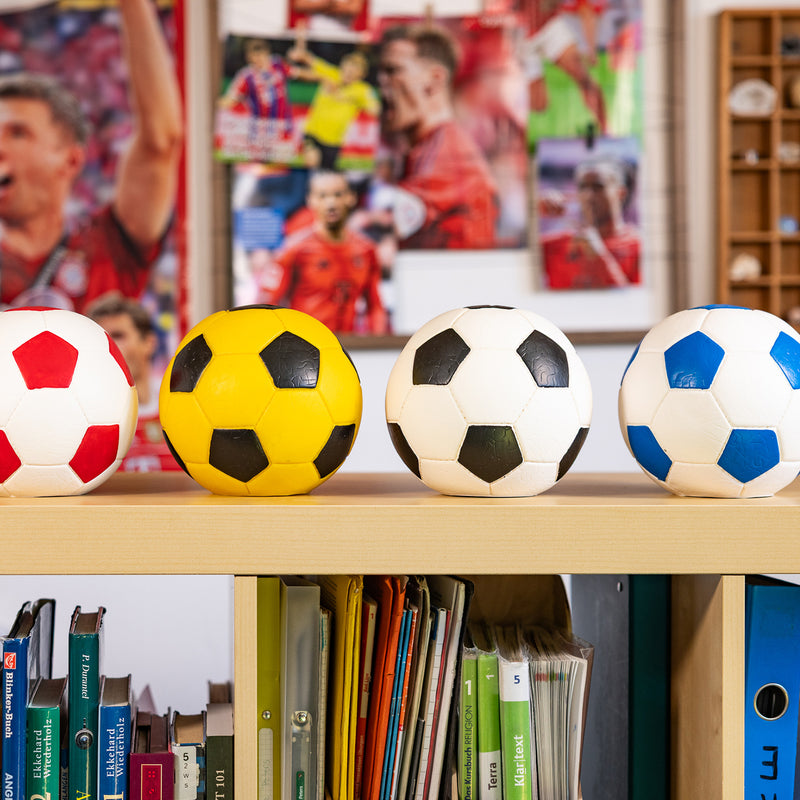 Spardose im Fußball-Look von HMF mit 15 cm Durchmesser in Blau