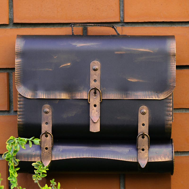 Briefkasten antiker Schulranzen von HMF mit 36 cm Breite in Gold
